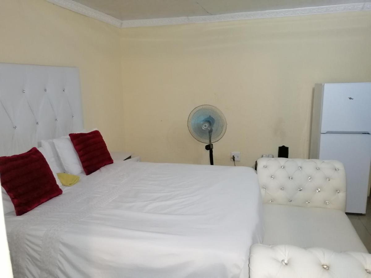 Moholoholo Lodge Acornhoek Экстерьер фото