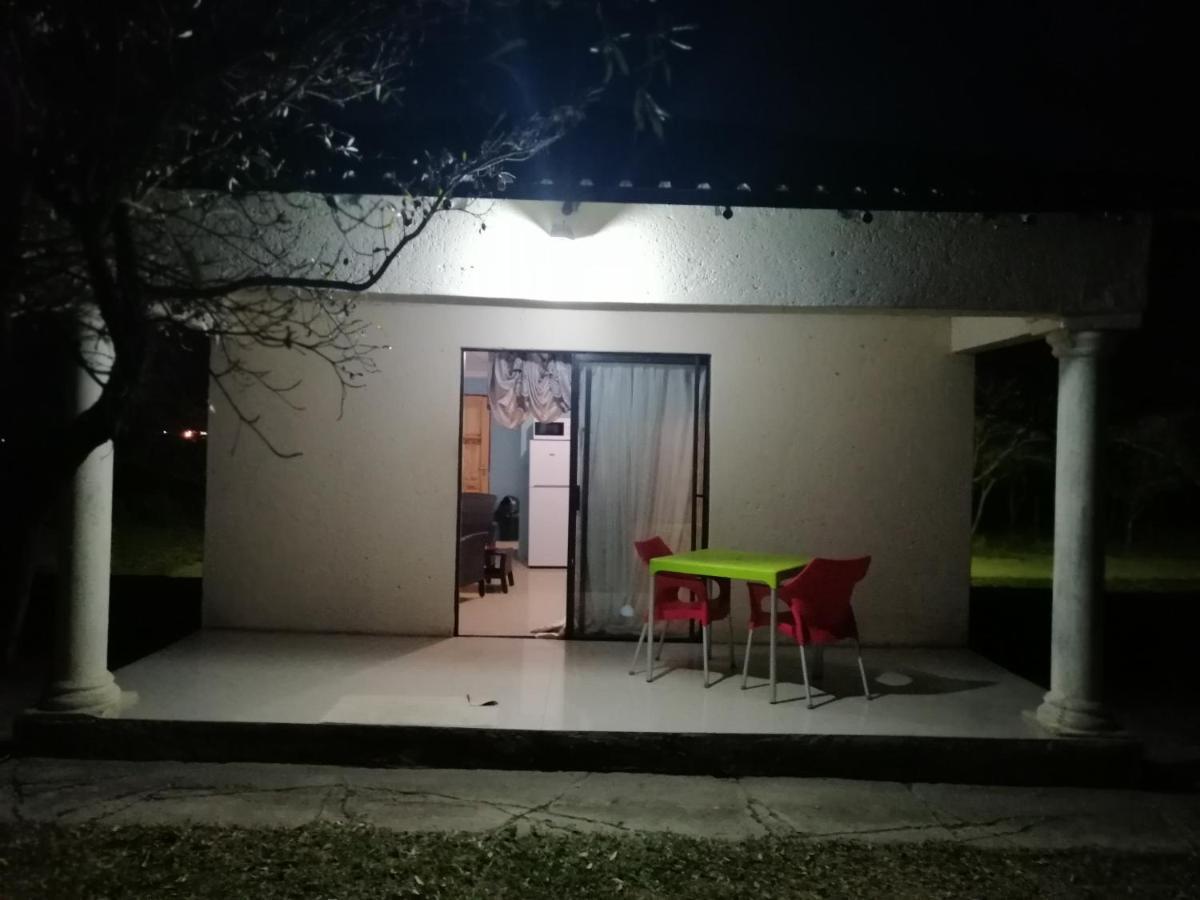 Moholoholo Lodge Acornhoek Экстерьер фото