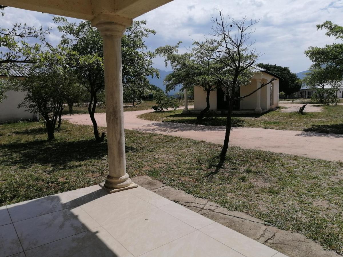 Moholoholo Lodge Acornhoek Экстерьер фото