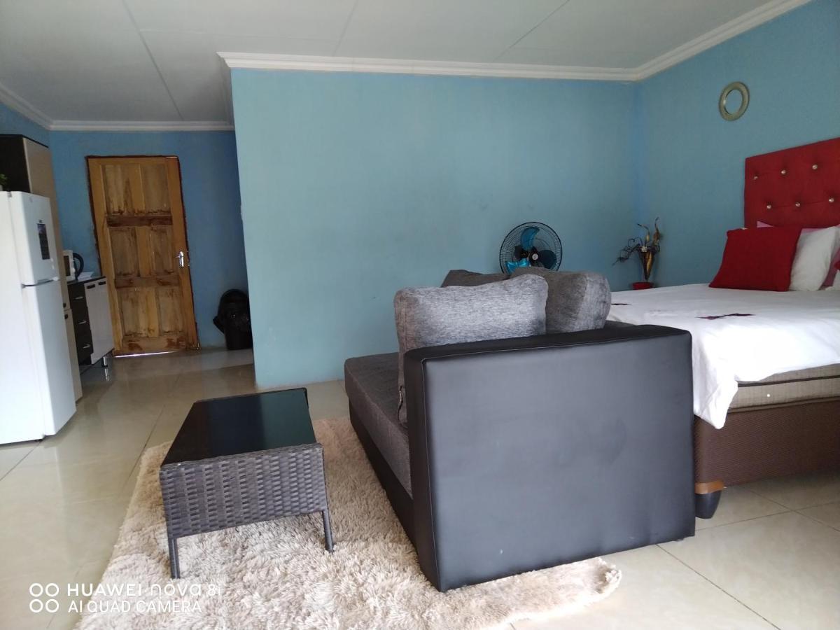 Moholoholo Lodge Acornhoek Экстерьер фото